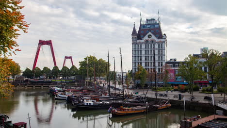 Rotterdam-Puerto-Viejo-Durante-El-Día-Otoño